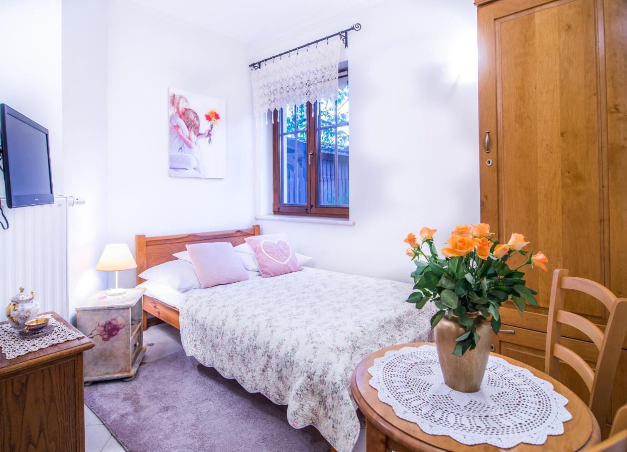 Hotel Dwa Ksiezyce Kazimierz Dolny Exteriör bild