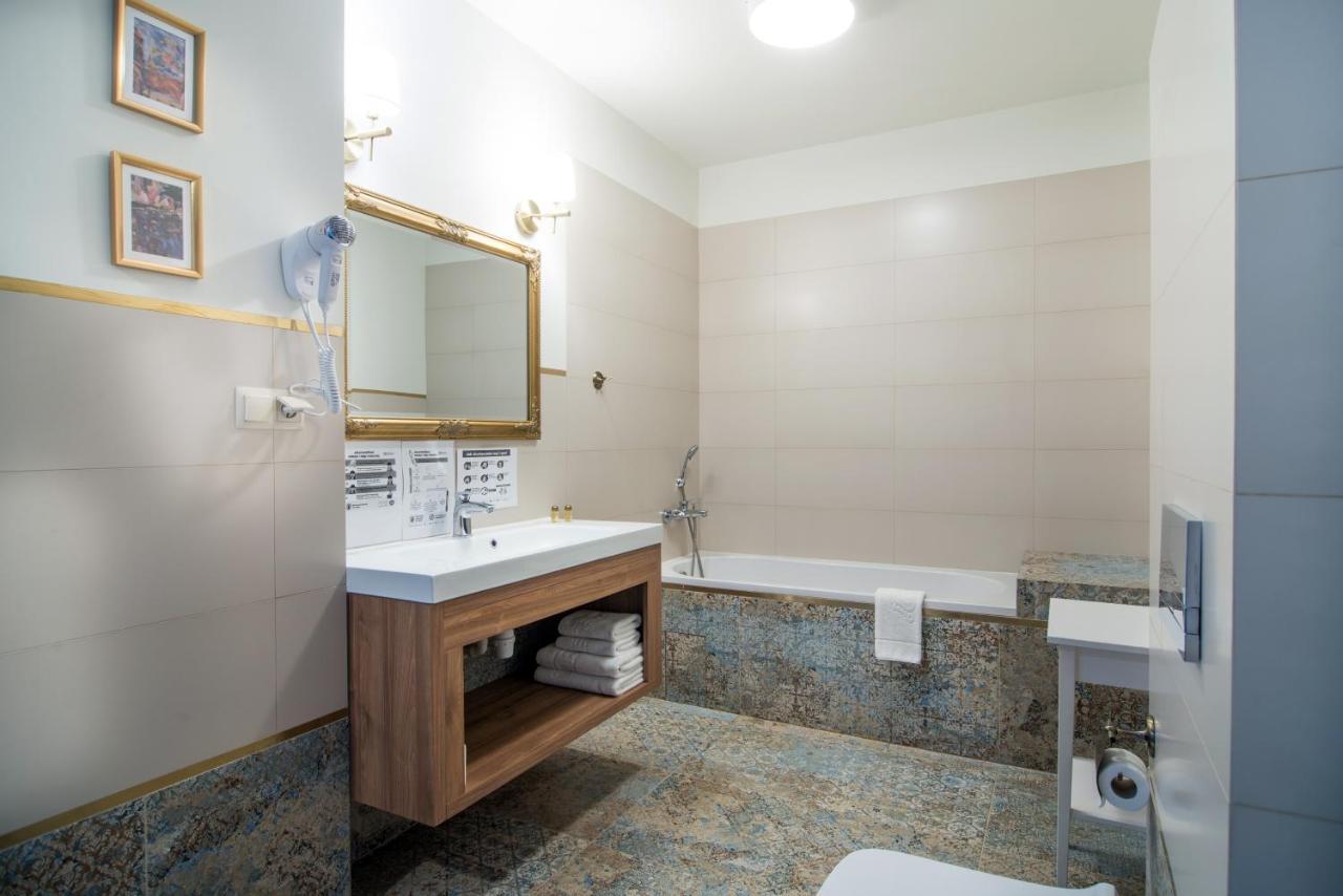 Hotel Dwa Ksiezyce Kazimierz Dolny Exteriör bild