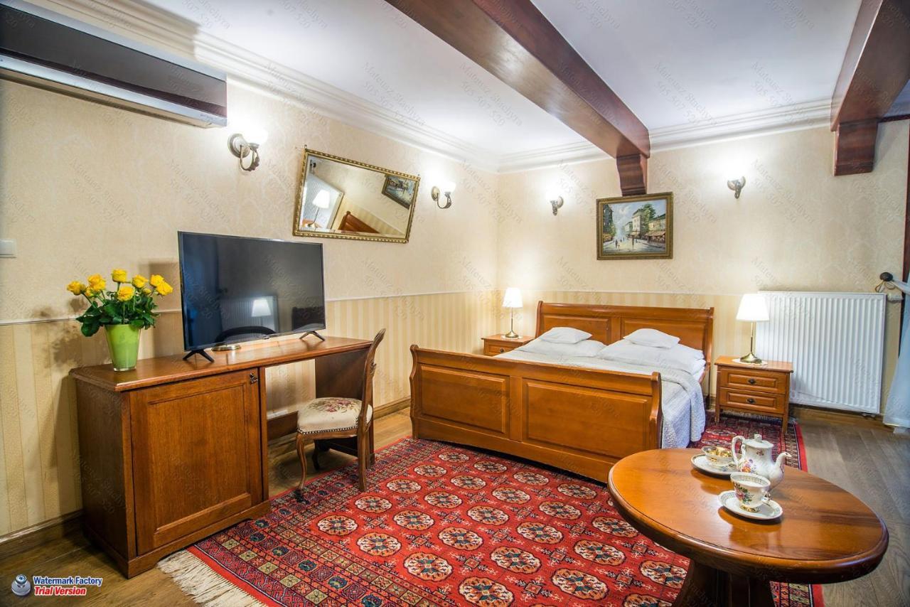Hotel Dwa Ksiezyce Kazimierz Dolny Exteriör bild
