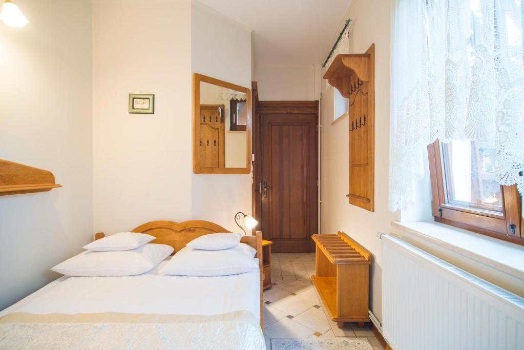 Hotel Dwa Ksiezyce Kazimierz Dolny Exteriör bild