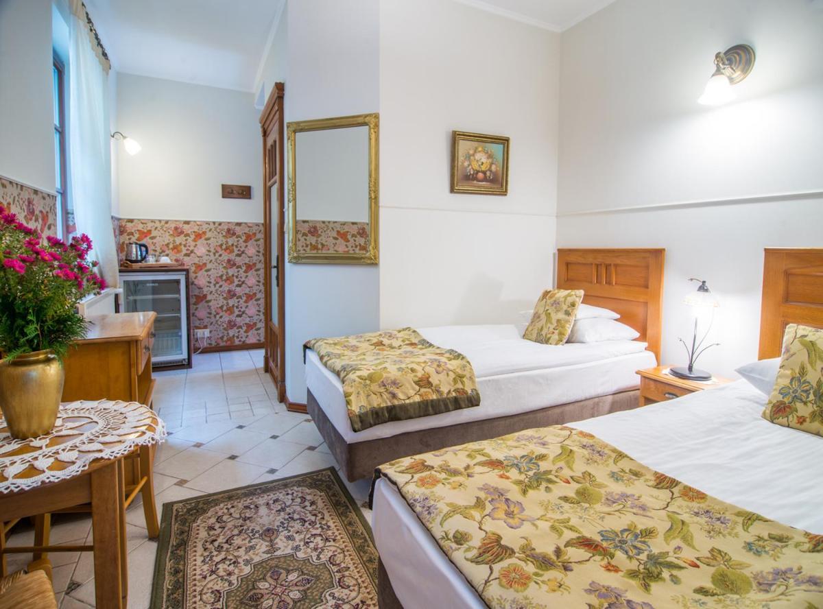Hotel Dwa Ksiezyce Kazimierz Dolny Exteriör bild