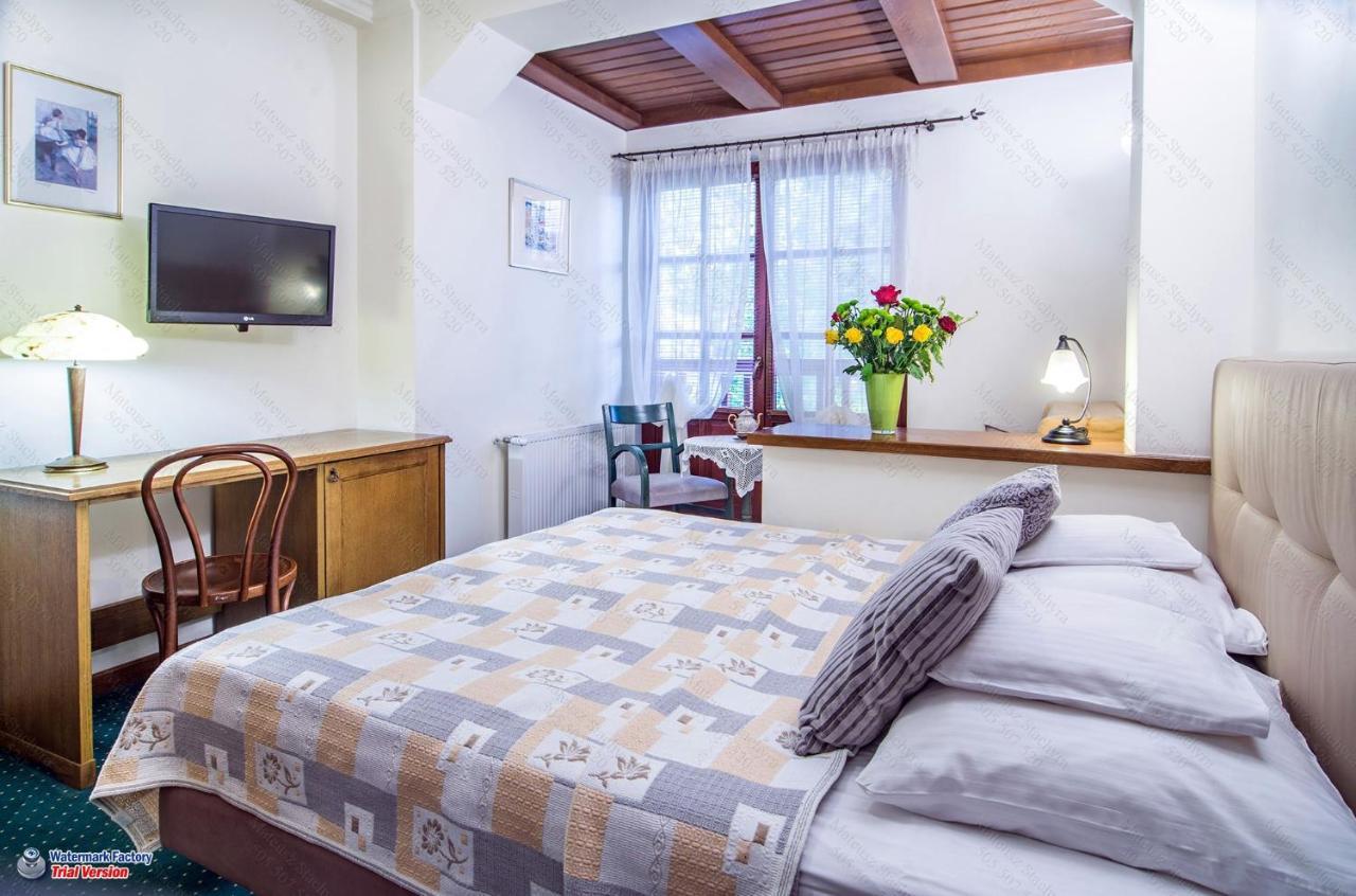 Hotel Dwa Ksiezyce Kazimierz Dolny Exteriör bild