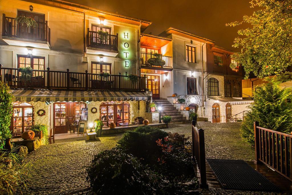 Hotel Dwa Ksiezyce Kazimierz Dolny Exteriör bild